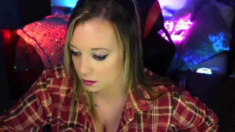 Snapshot of garagesex22 chatting on January 2025 06:27:02 AM Jenna  - be back MONDAY night.  online show from January 2025 06:27:02 AM