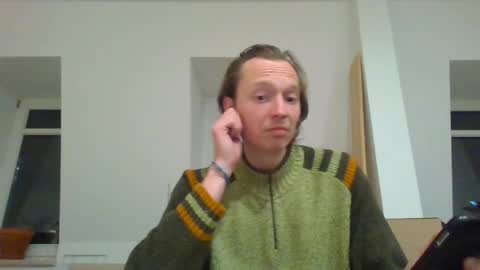 Snapshot of garfield42 chatting on April 2026 09:45:01 PM Garfield online show from April 2026 09:45:01 PM