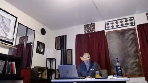 Snapshot of gatewaylaptop2019 chatting on April 2026 09:28:02 PM gatewaylaptop2019 online show from April 2026 09:28:02 PM