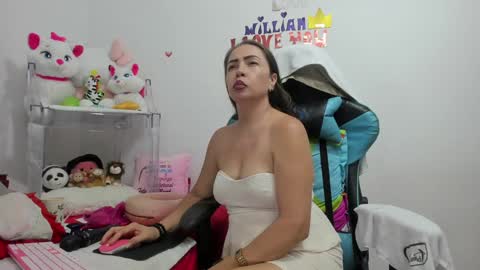 Snapshot of gatitasexy_hot_wet4u chatting on December 2024 09:45:02 PM Mfe online show from December 2024 09:45:02 PM