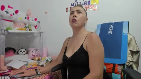 Snapshot of gatitasexy_hot_wet4u chatting on March 2025 01:37:02 AM Mfe online show from March 2025 01:37:02 AM