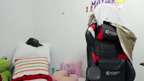 Snapshot of gatitasexy_hot_wet4u chatting on November 2025 10:41:02 PM Mfe online show from November 2025 10:41:02 PM