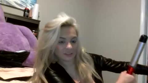 geminincapricorn96 online show from December 2025 03:34:02 AM