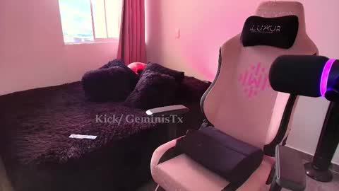 geminis11 online show from November 2025 09:47:02 PM