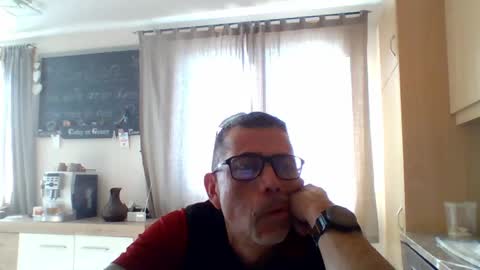Snapshot of gen3841 chatting on April 2026 07:03:02 AM Gen online show from April 2026 07:03:02 AM