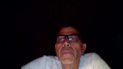 Snapshot of gen3841 chatting on May 2026 09:44:02 PM Gen online show from May 2026 09:44:02 PM