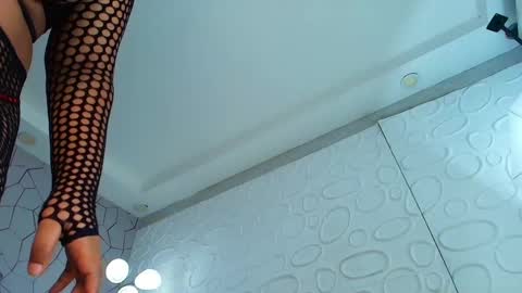 genesisrayden online show from April 2026 07:58:01 PM