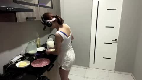 Riana online show from April 2026 02:00:02 PM