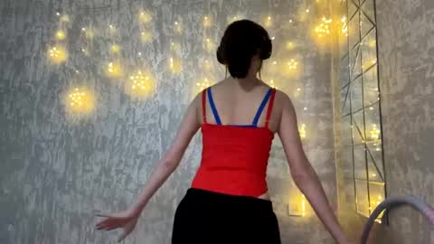 Riana online show from April 2026 03:29:01 PM