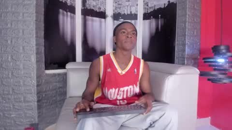 G E O R G E online show from October 2025 03:04:02 AM