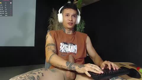 independent model online show from March 2025 02:41:01 AM