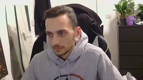 georgek0011 online show from November 2025 10:03:02 PM