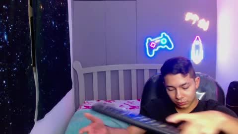 Snapshot of georgesmith_1 chatting on December 2024 03:03:02 AM GEORGE online show from December 2024 03:03:02 AM