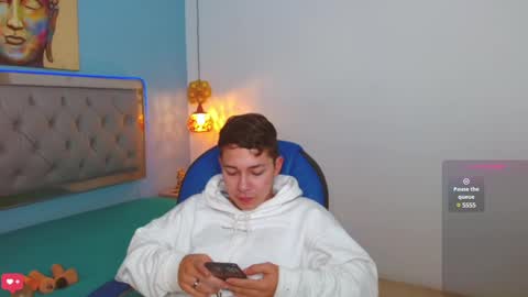 Snapshot of georgesmith_1 chatting on January 2025 10:09:01 PM GEORGE online show from January 2025 10:09:01 PM