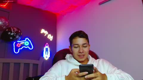 Snapshot of georgesmith_1 chatting on January 2025 01:42:02 AM GEORGE online show from January 2025 01:42:02 AM