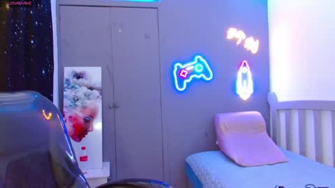 Snapshot of georgesmith_1 chatting on January 2025 02:21:02 AM GEORGE online show from January 2025 02:21:02 AM