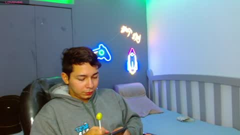 Snapshot of georgesmith_1 chatting on January 2025 06:03:01 AM GEORGE online show from January 2025 06:03:01 AM