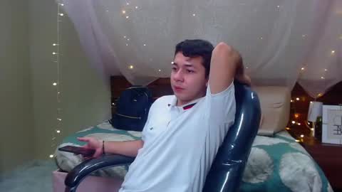 Snapshot of georgesmith_1 chatting on February 2025 03:54:01 AM GEORGE online show from February 2025 03:54:01 AM