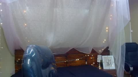 Snapshot of georgesmith_1 chatting on February 2025 01:30:02 AM GEORGE online show from February 2025 01:30:02 AM