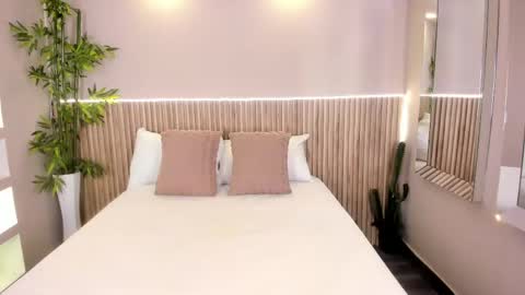 GeorginaReyes  online show from April 2026 10:43:02 PM