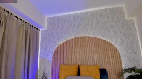 Kendal  online show from March 2026 04:00:01 PM