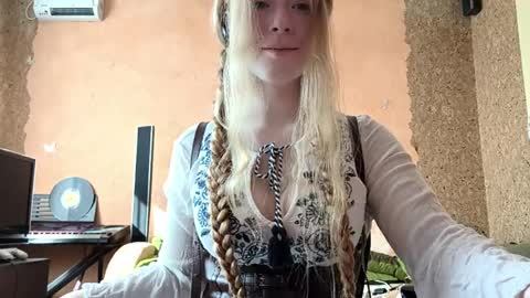 Snapshot of gertrudisturbe chatting on April 2026 11:15:02 PM Kate online show from April 2026 11:15:02 PM