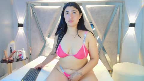 Danna Astrom online show from September 2025 11:49:02 PM