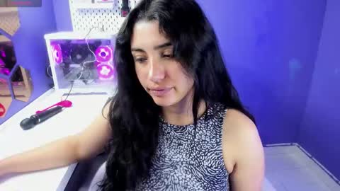 Danna Astrom online show from December 2025 12:40:02 AM