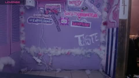 ghxstface23 online show from April 2026 06:25:02 AM