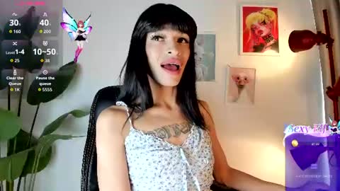 Snapshot of gia_demiee chatting on June 2026 01:12:02 PM Gia Please help me with your thumbs up its important online show from June 2026 01:12:02 PM