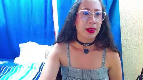 Snapshot of gia_leinn chatting on May 2026 03:28:02 PM Gia online show from May 2026 03:28:02 PM