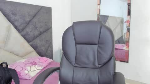 Gia  online show from April 2026 05:54:01 PM