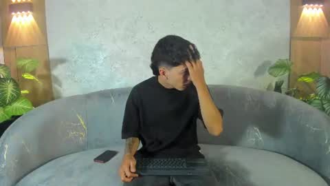 Snapshot of gian_rossii chatting on June 2026 05:44:01 PM GIAN online show from June 2026 05:44:01 PM