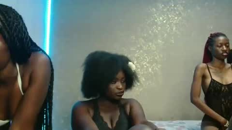 Snapshot of gianna_jaycee chatting on November 2025 03:58:01 PM Gianna online show from November 2025 03:58:01 PM