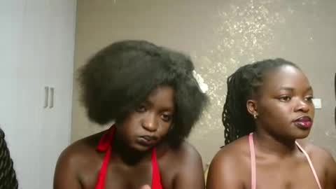 Snapshot of gianna_jaycee chatting on November 2025 03:38:02 PM Gianna online show from November 2025 03:38:02 PM