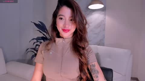 Snapshot of giannawatson chatting on July 2026 12:53:01 PM online show from July 2026 12:53:01 PM
