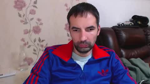 Gianni online show from November 2025 06:37:02 PM