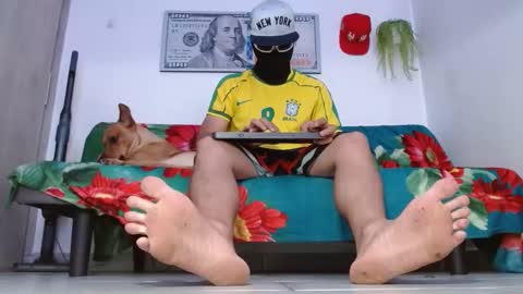 Snapshot of giant_feet chatting on May 2026 06:13:02 PM BOSS online show from May 2026 06:13:02 PM