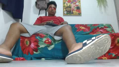 Snapshot of giant_feet chatting on May 2026 05:59:01 AM BOSS online show from May 2026 05:59:01 AM