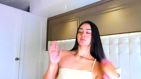 Snapshot of gigi_wilden chatting on April 2026 12:44:02 PM gigi wilden online show from April 2026 12:44:02 PM