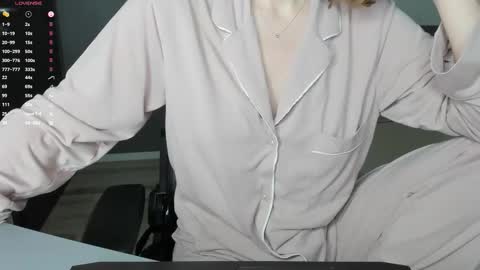 gigihadd online show from February 2026 01:53:02 PM