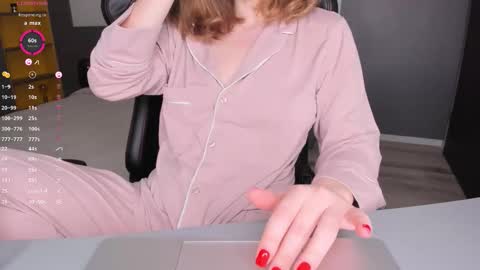 gigihadd online show from March 2026 06:40:01 PM