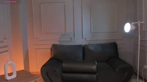 Snapshot of gigilee_ chatting on January 2025 06:10:02 PM GIGI online show from January 2025 06:10:02 PM