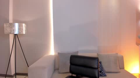 Snapshot of gigilee_ chatting on January 2025 02:16:02 AM GIGI online show from January 2025 02:16:02 AM