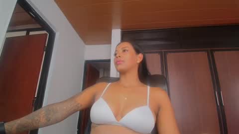 Snapshot of gigimiler8 chatting on September 2025 08:44:02 PM Sharlotte online show from September 2025 08:44:02 PM