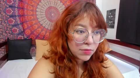 gigimooon online show from December 2025 09:00:01 PM