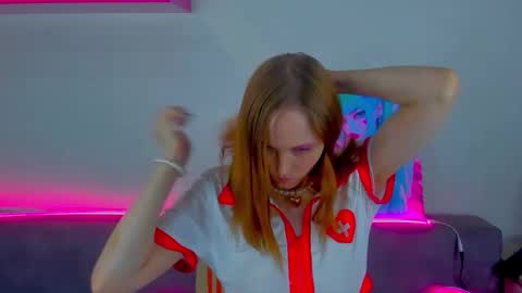 Gina online show from September 2025 08:03:01 AM