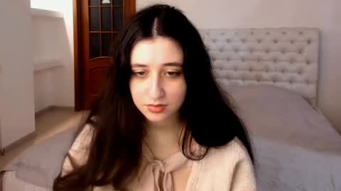 Kate online show from February 2025 09:42:01 AM