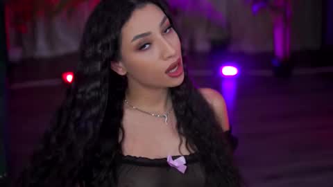 Gina online show from September 2025 07:04:02 PM