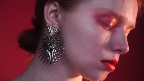        im expecting 350 thumbs up on my altar   online show from January 2025 10:06:01 PM